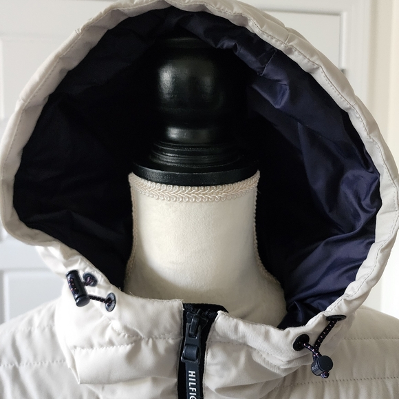 Preowned Tommy Hilfiger, size small, mens, quilted puffer‎ - Picture 5 of 16